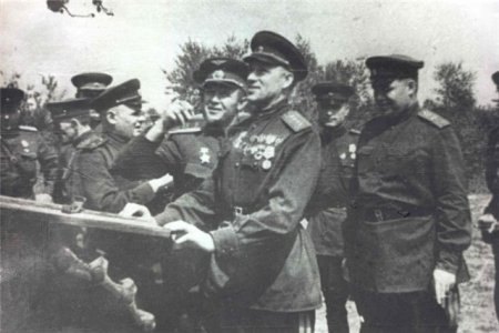 Ο στρατηγός Ροκοσσόφσκι στον κεντρικό τομέα του Μετώπου (1943)
